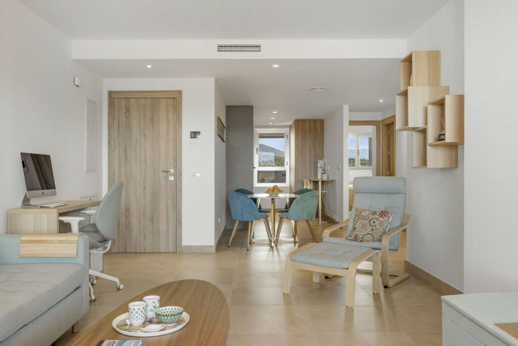 Middle Floor Apartment Estepona Málaga - image 11