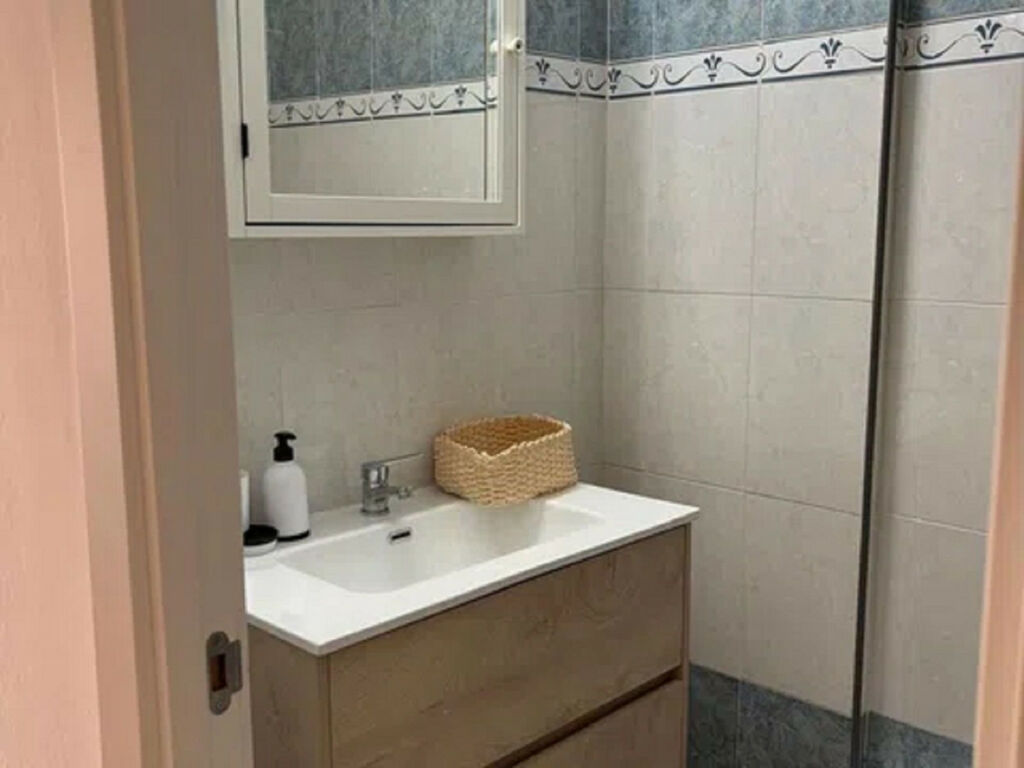 Middle Floor Apartment Málaga Este Málaga - image 11