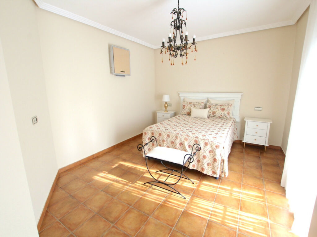 Townhouse Benijofar Alicante - image 11