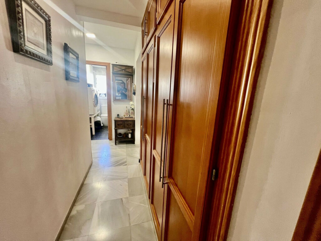 Middle Floor Apartment Estepona Málaga - image 11
