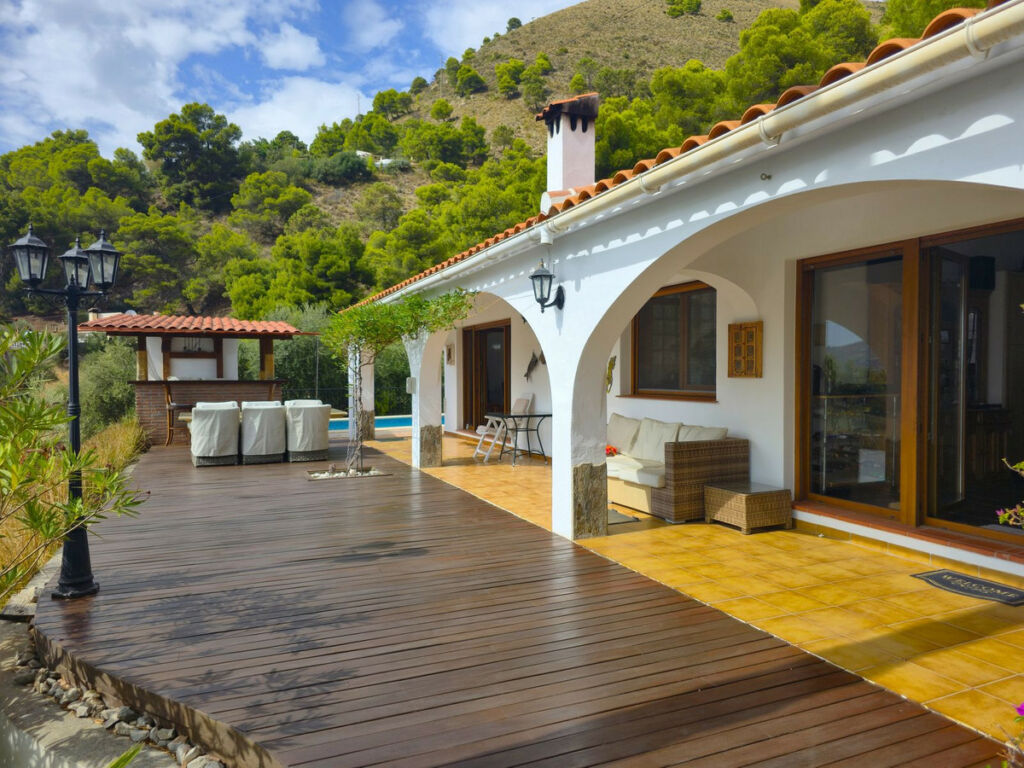 Detached Villa Cómpeta Málaga - image 11