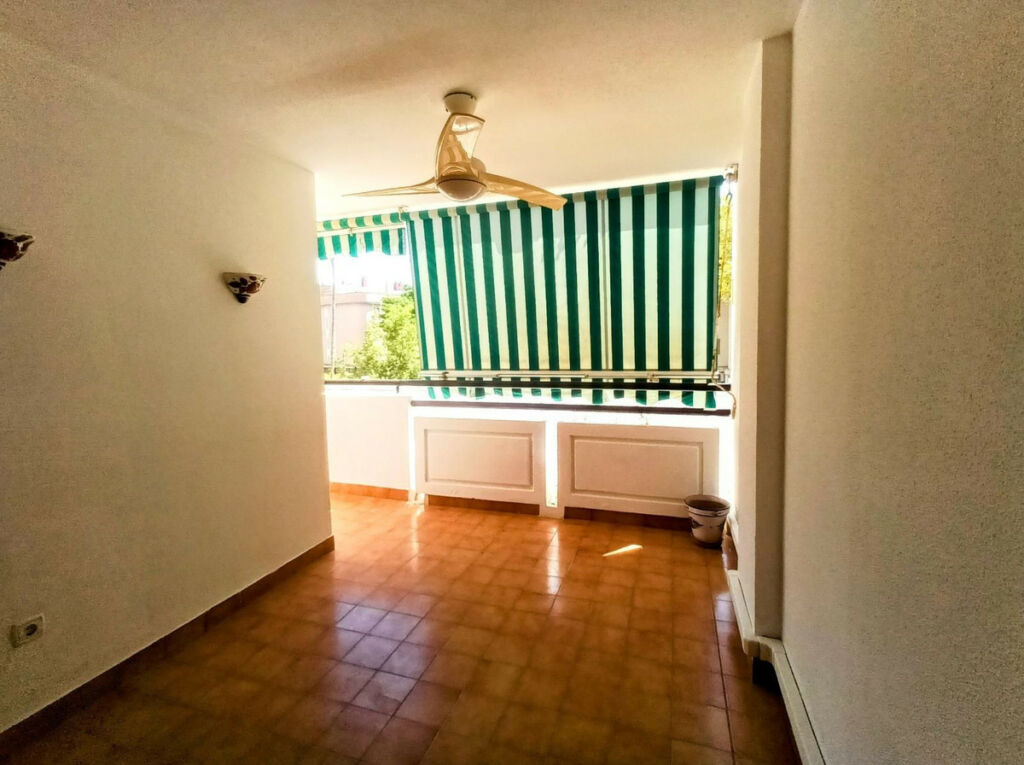 Ground Floor Apartment La Carihuela Málaga - image 11
