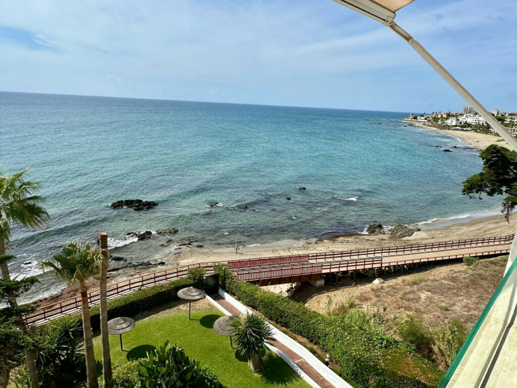 Middle Floor Apartment Riviera del Sol Málaga - image 11