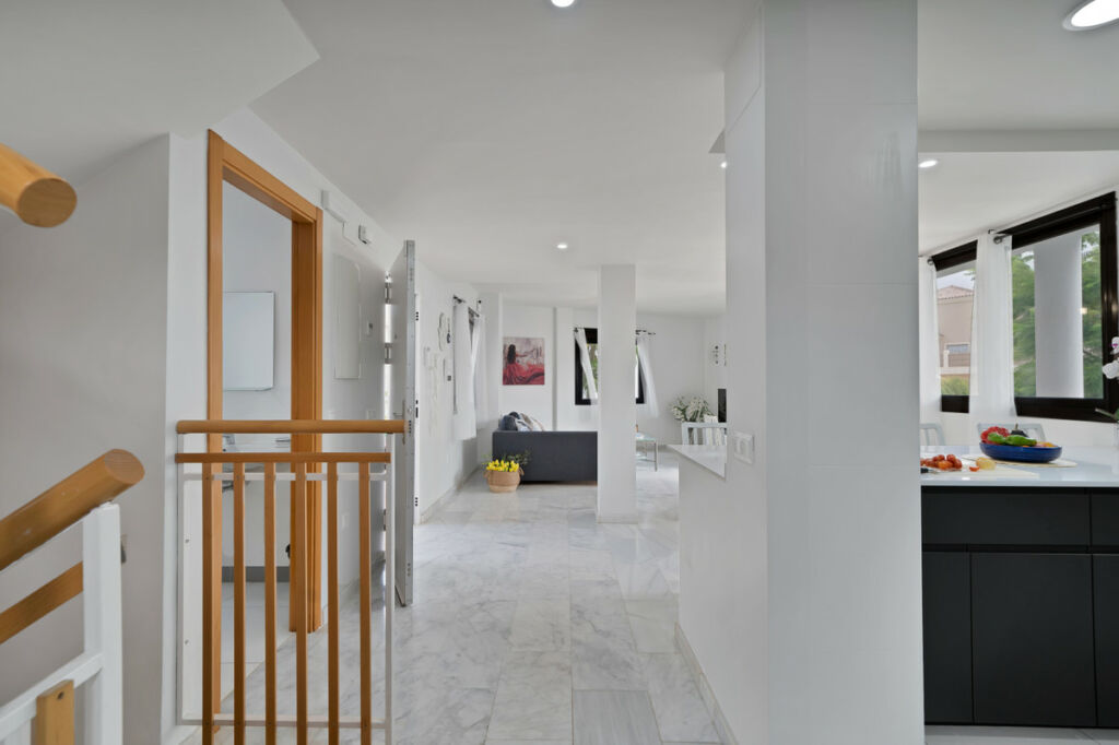 Detached Villa Riviera del Sol Málaga - image 11