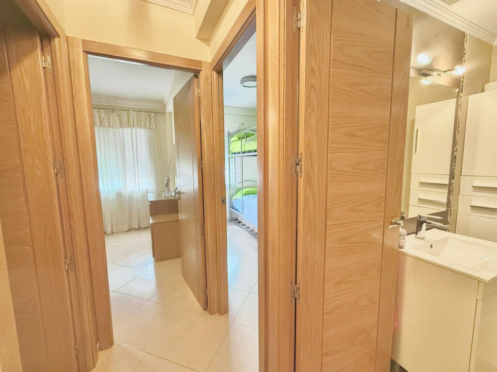 Middle Floor Apartment Fuengirola Málaga - image 11