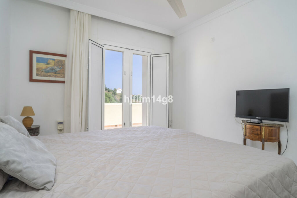 Middle Floor Apartment Benahavís Málaga - image 11