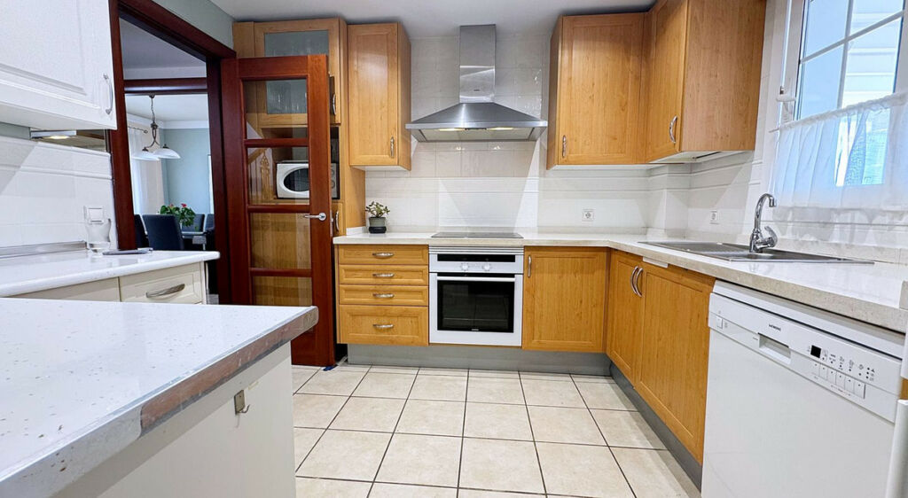 Townhouse Calahonda Málaga - image 11