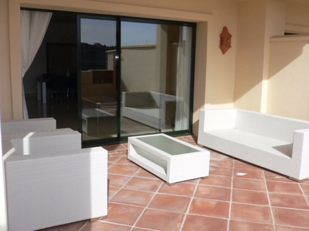 Middle Floor Apartment Benahavís Málaga - image 11