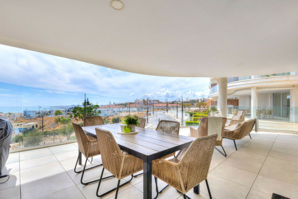 Middle Floor Apartment Fuengirola Málaga - image 11