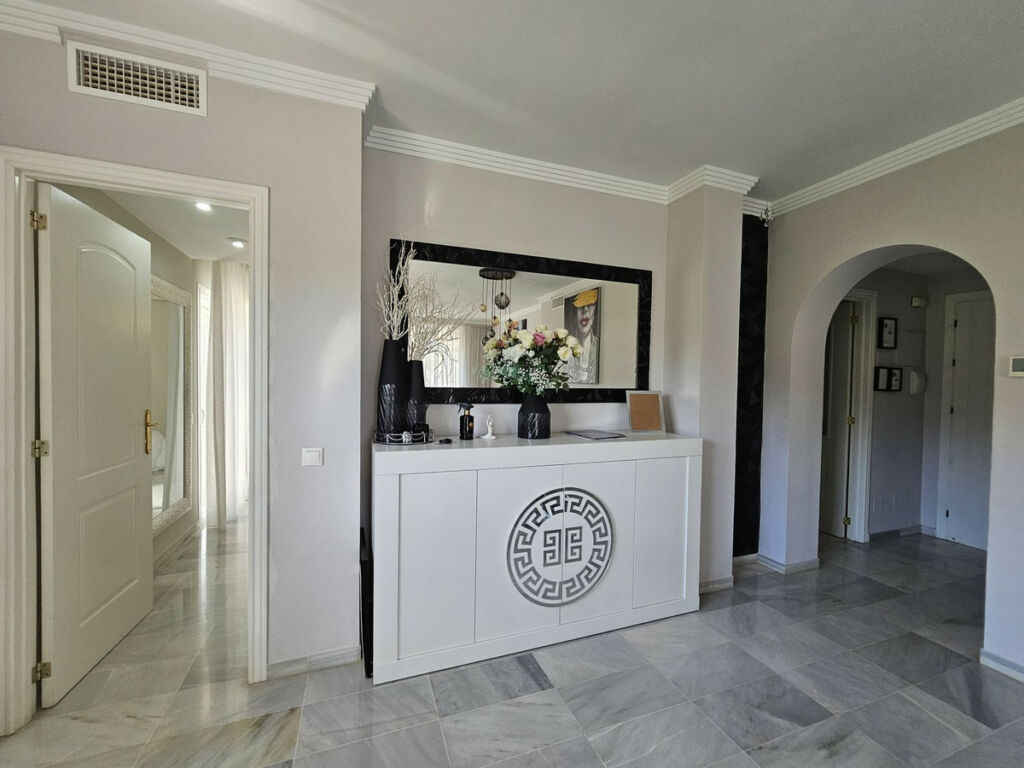 Penthouse Estepona Málaga - image 11