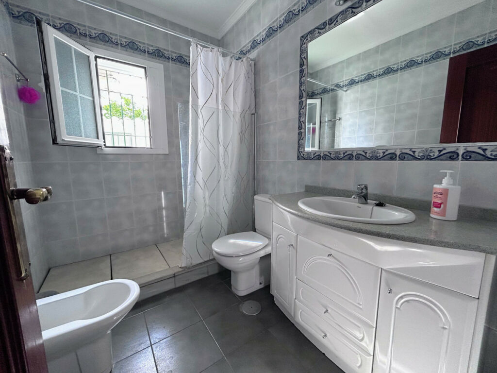 Detached Villa San Pedro de Alcántara Málaga - image 11