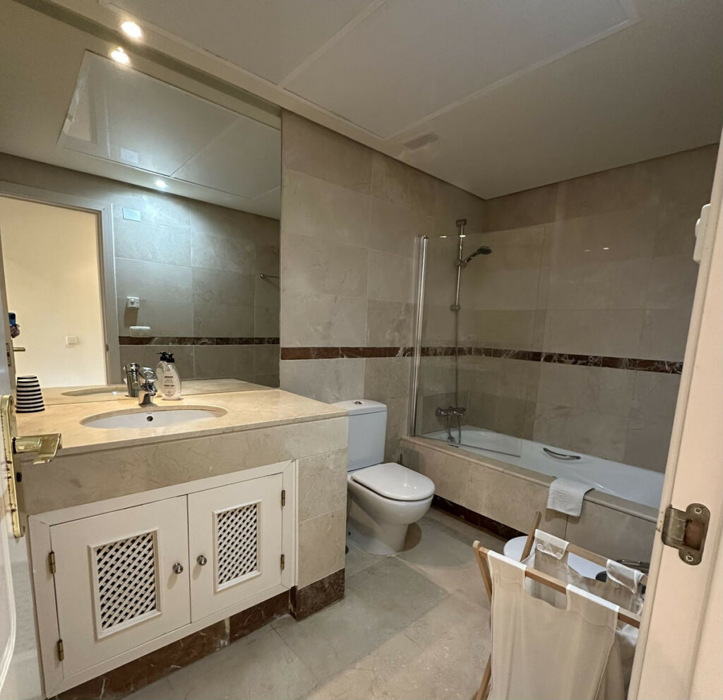 Middle Floor Apartment San Pedro de Alcántara Málaga - image 11