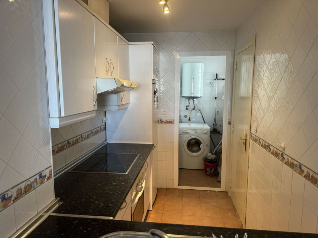Middle Floor Apartment Calahonda Málaga - image 11