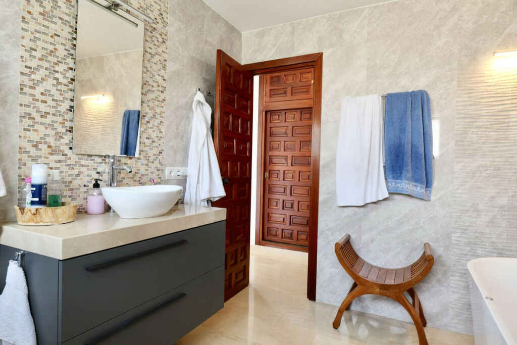 Detached Villa Benalmadena Málaga - image 11