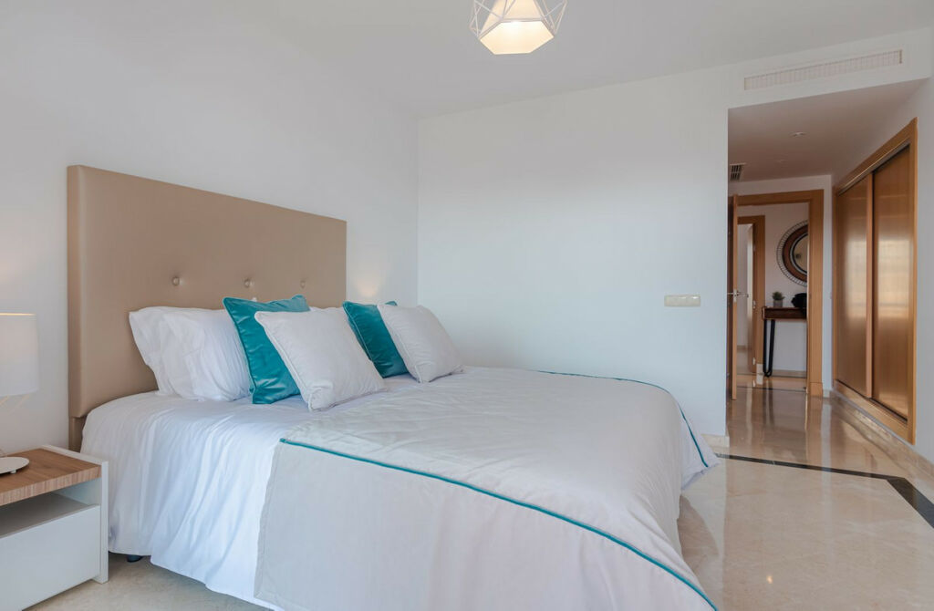 Middle Floor Apartment Casares Playa Málaga - image 11