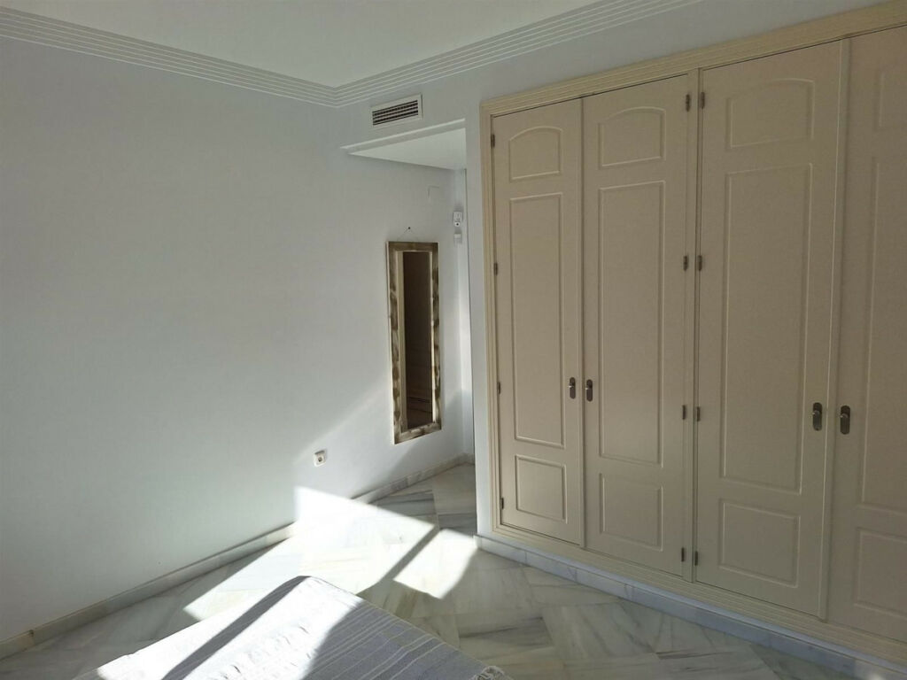 Ground Floor Apartment La Duquesa Málaga - image 11