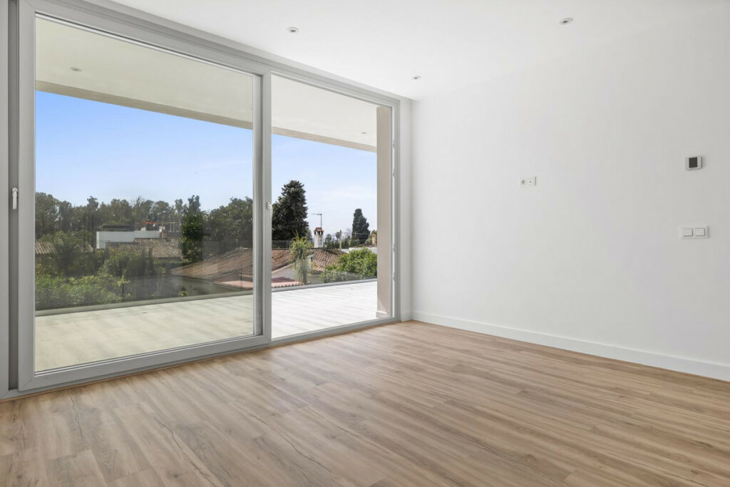 Detached Villa San Pedro de Alcántara Málaga - image 11