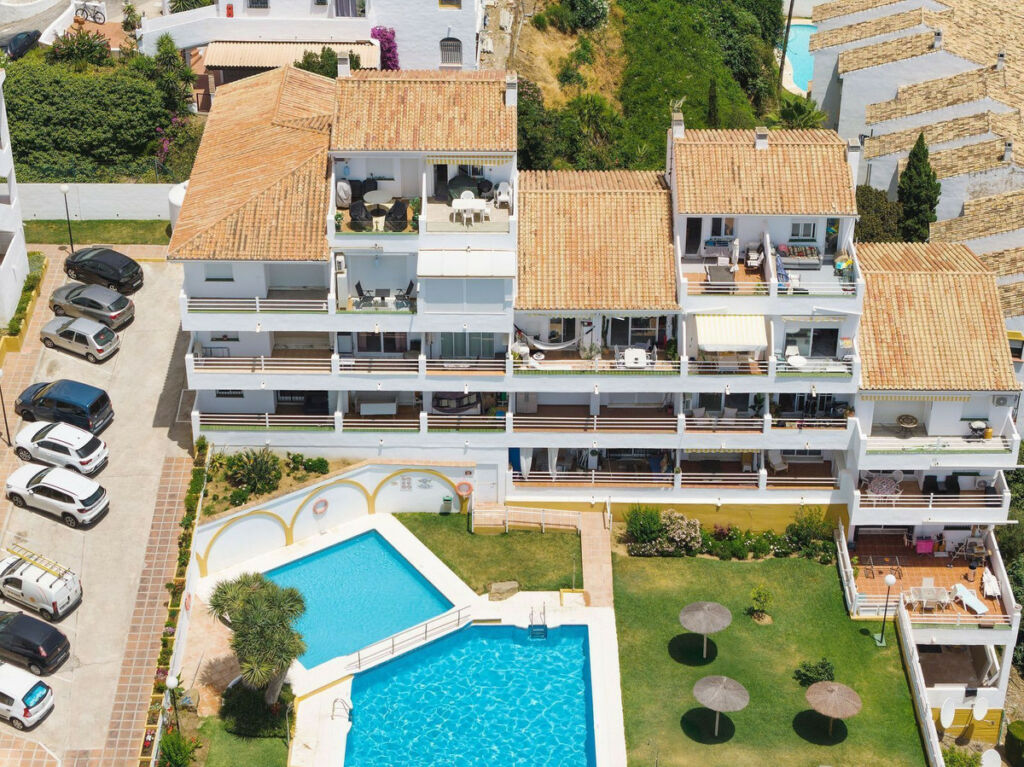 Middle Floor Apartment Riviera del Sol Málaga - image 11