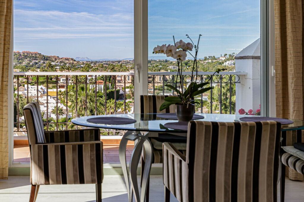 Penthouse Duplex Nueva Andalucía Málaga - image 11