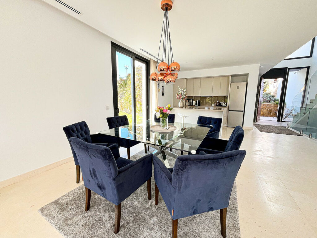 Semi-Detached House Cabopino Málaga - image 11