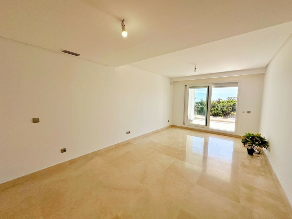 Middle Floor Apartment Los Arqueros Málaga - image 11
