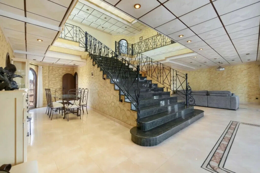 Detached Villa La Zenia Alicante - image 11