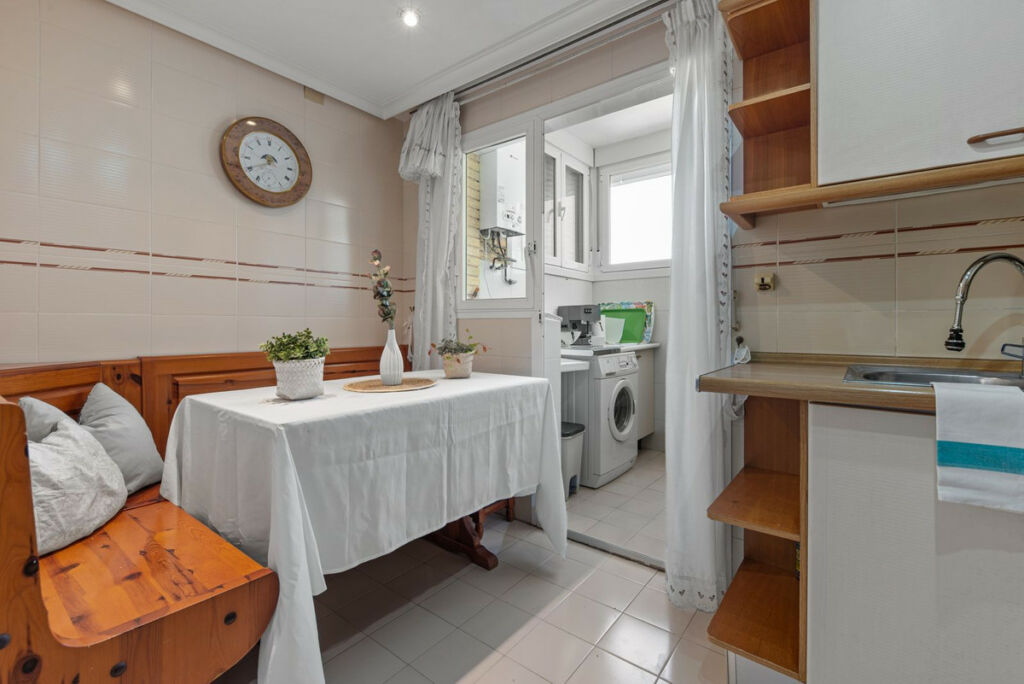 Middle Floor Apartment El Campello Alicante - image 11