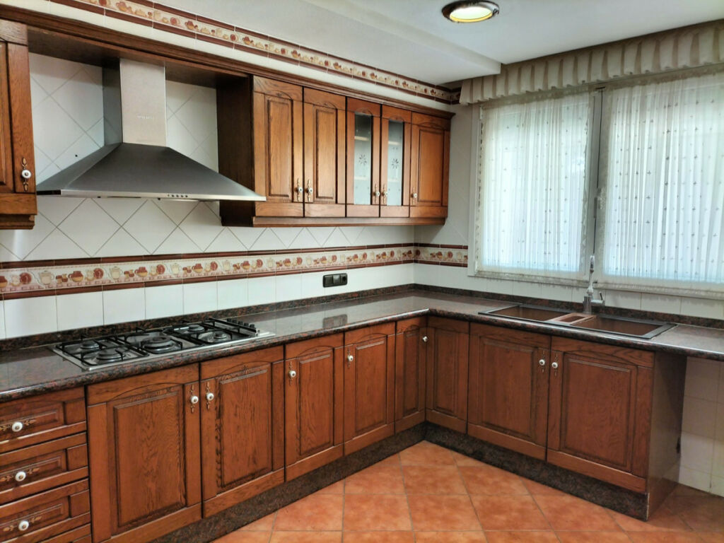 Detached Villa Elda Alicante - image 11