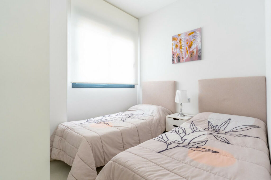 Middle Floor Apartment Torrevieja Alicante - image 11