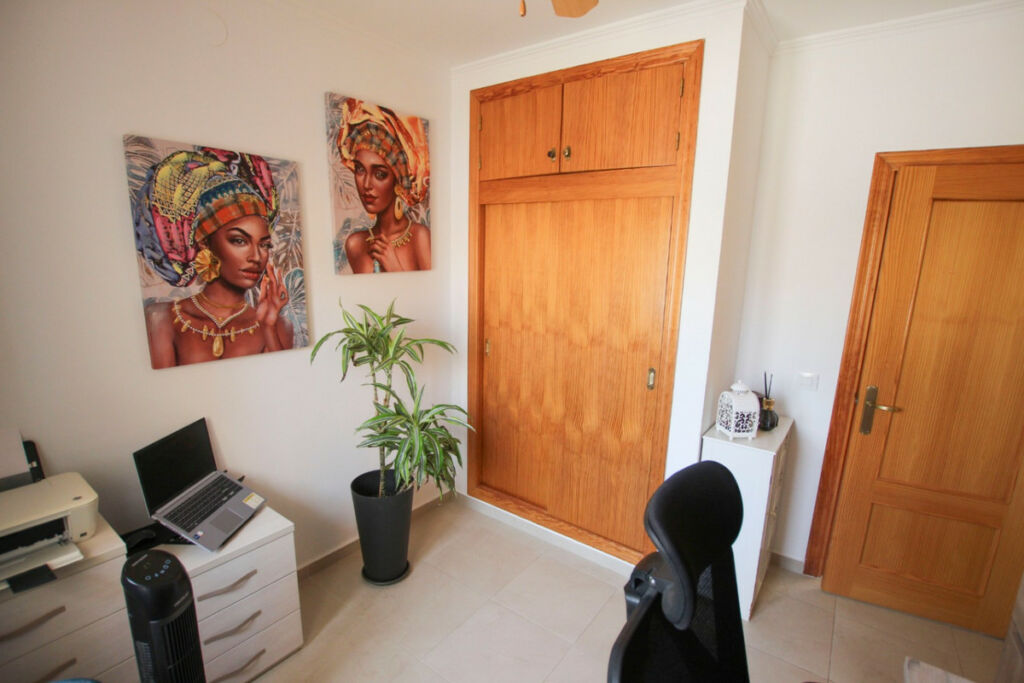Detached Villa Calpe Alicante - image 11