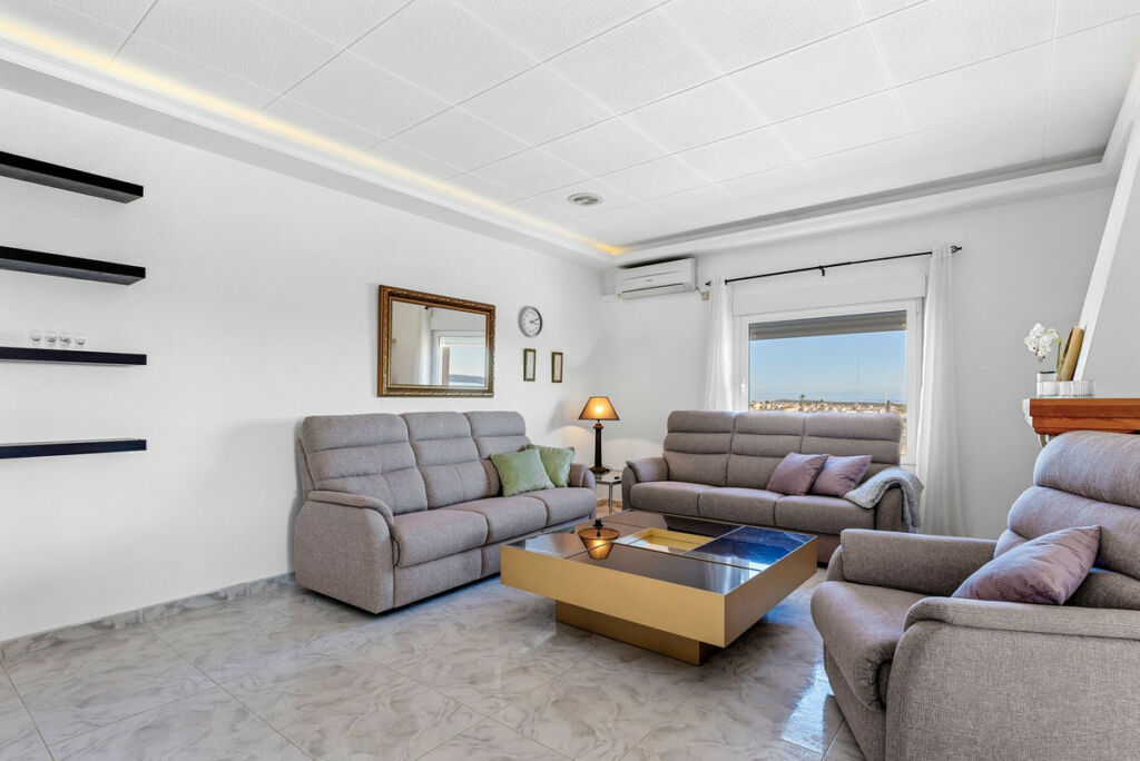 Detached Villa Ciudad Quesada Alicante - image 11