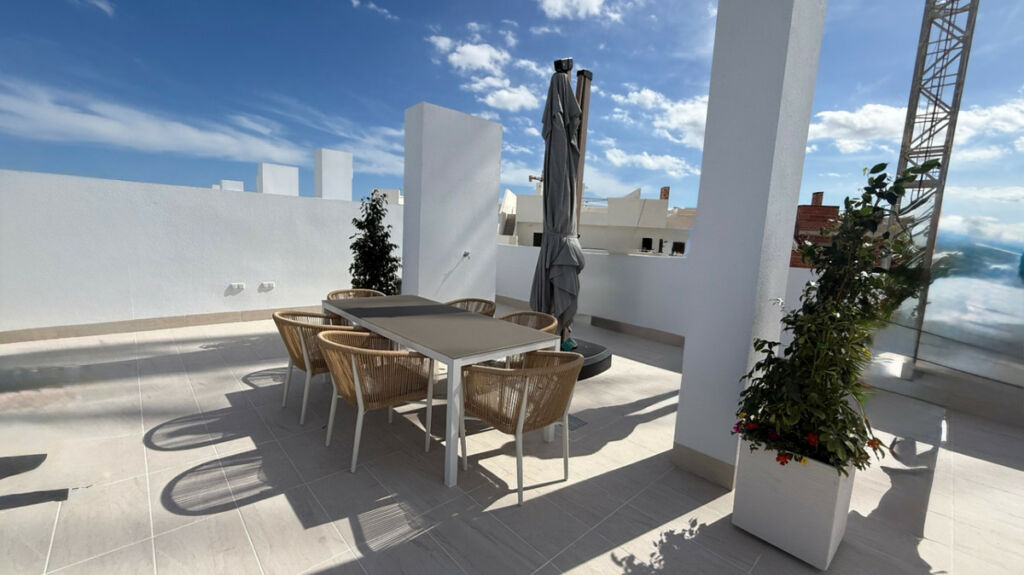 Middle Floor Apartment Torrevieja Alicante - image 11
