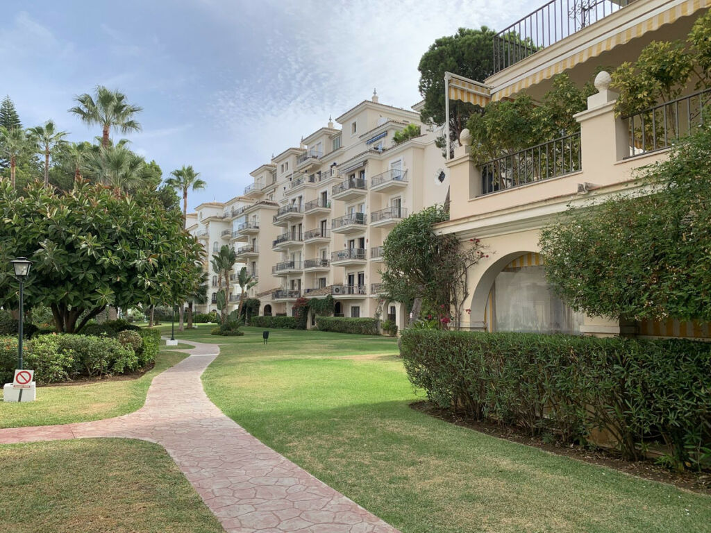 Ground Floor Apartment Puerto Banús Málaga - image 18