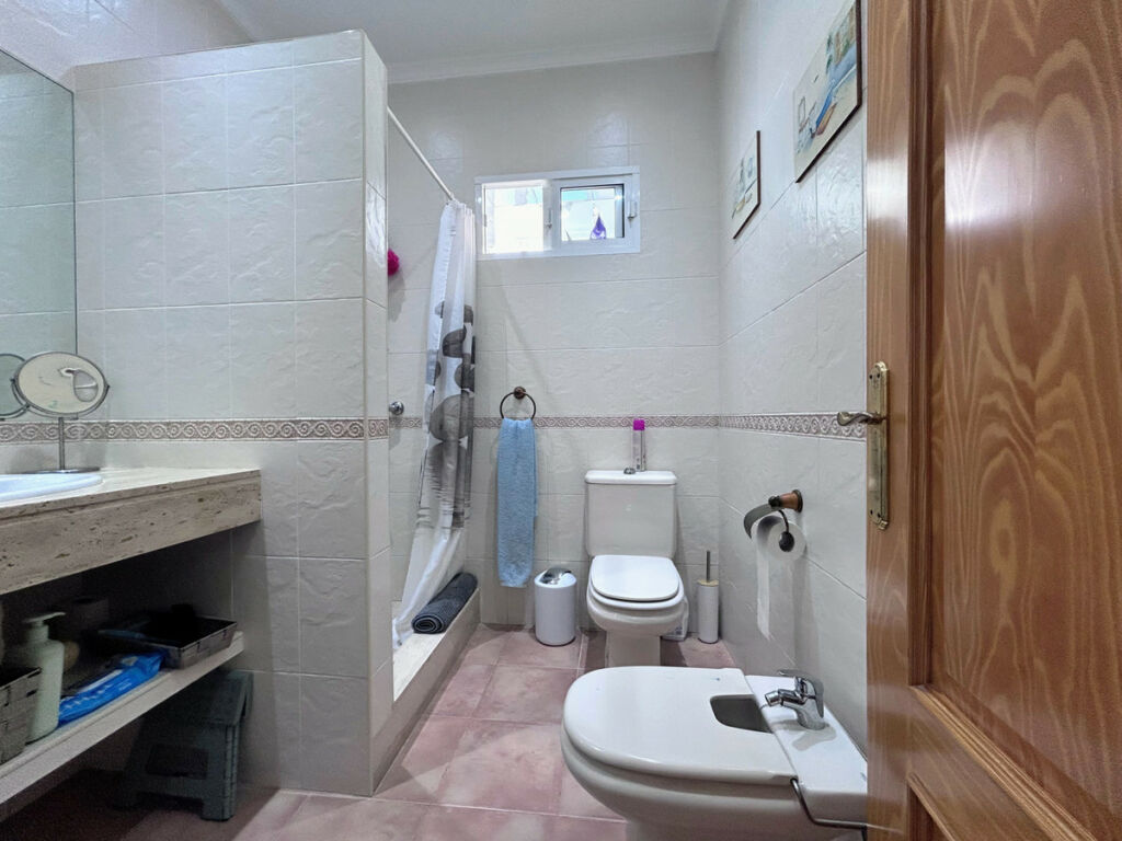 Middle Floor Apartment Estepona Málaga - image 10