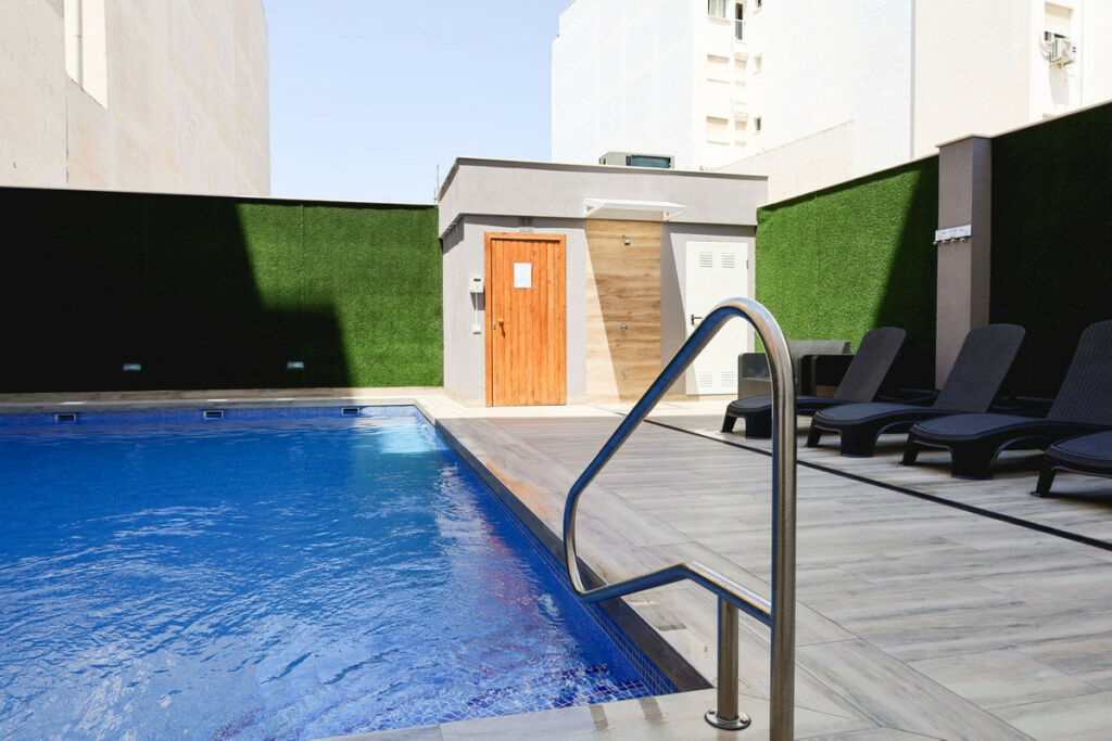 Middle Floor Apartment Torrevieja Alicante - image 11