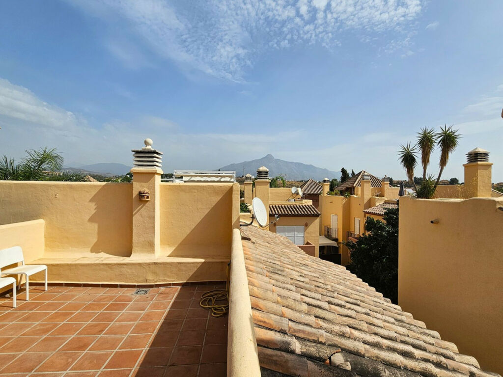 Semi-Detached House Nueva Andalucía Málaga - image 11