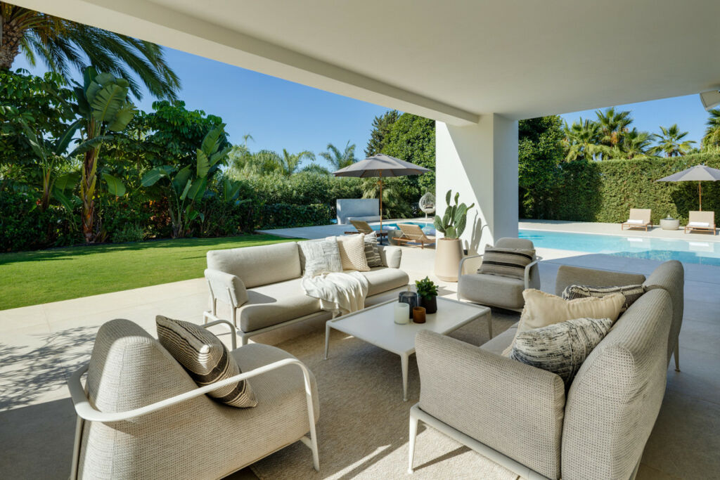 Detached Villa Nueva Andalucía Málaga - image 11