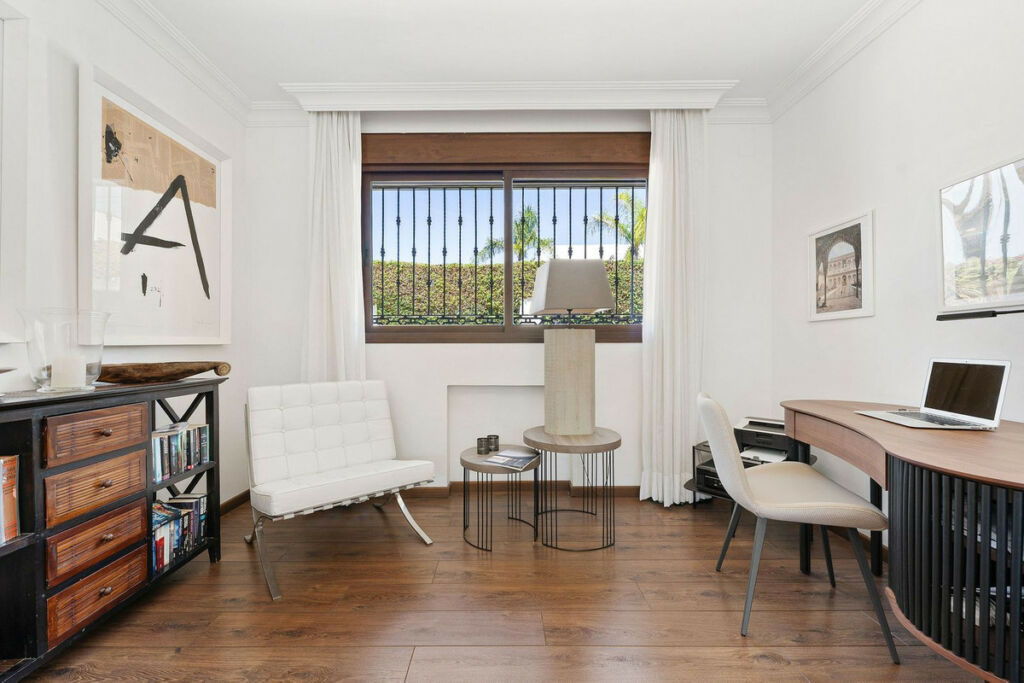Detached Villa San Pedro de Alcántara Málaga - image 11