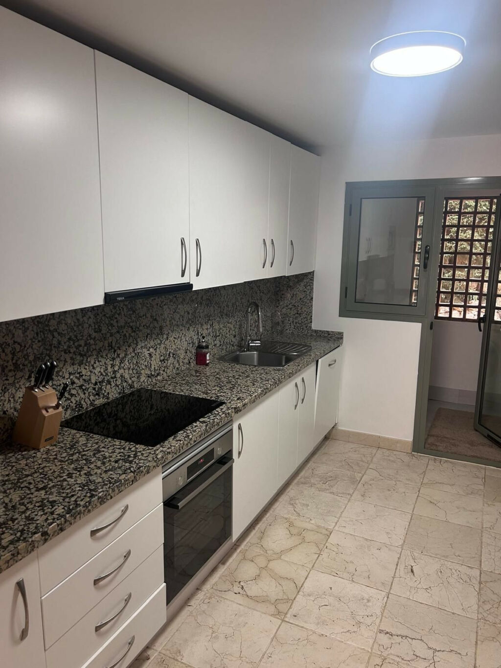 Ground Floor Apartment Benahavís Málaga - image 11