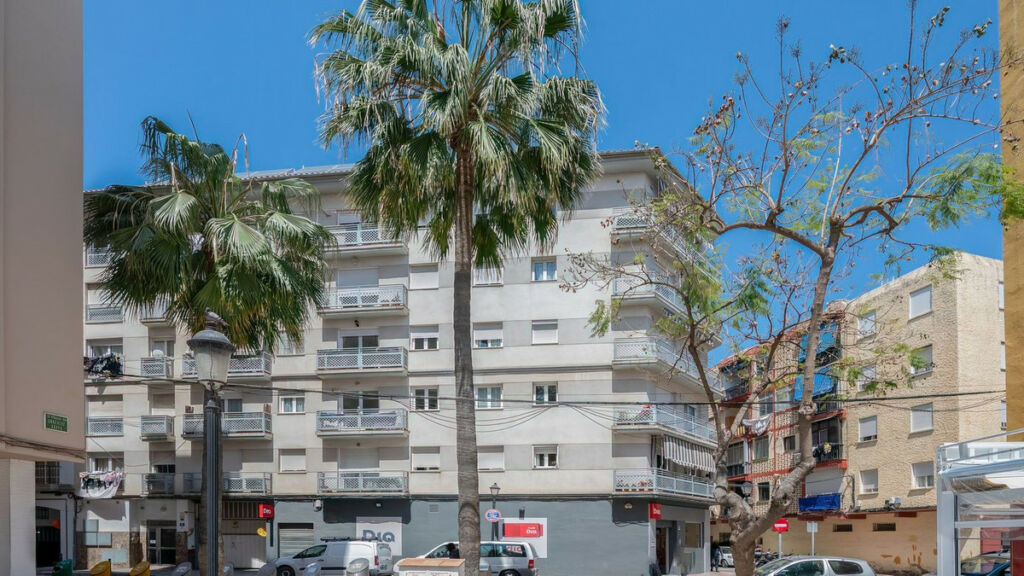 Middle Floor Apartment Fuengirola Málaga - image 11