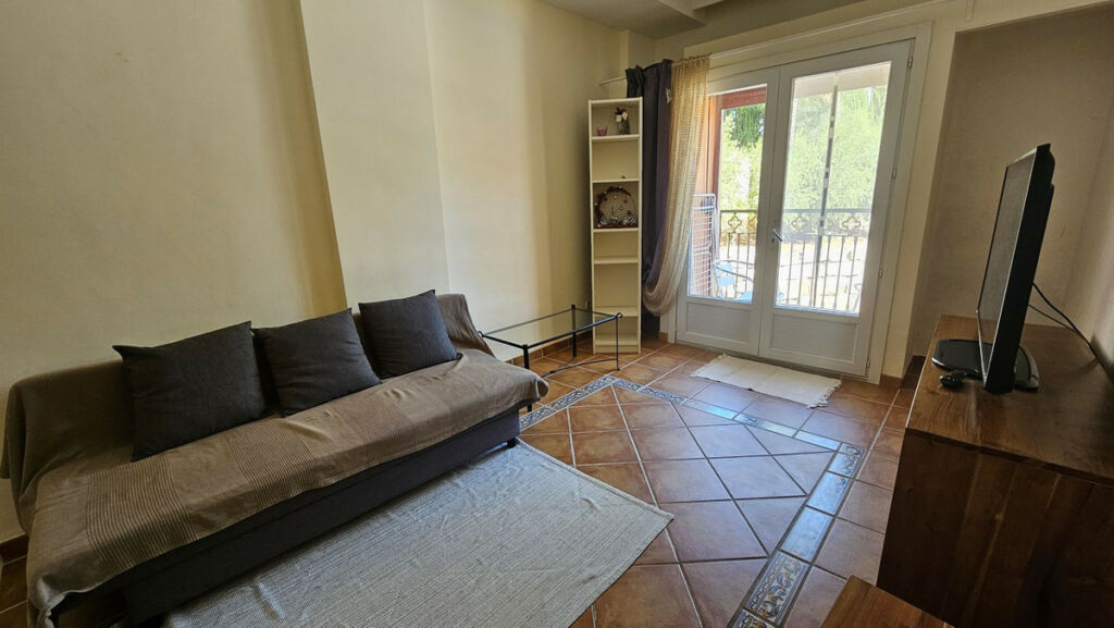 Middle Floor Apartment Estepona Málaga - image 11