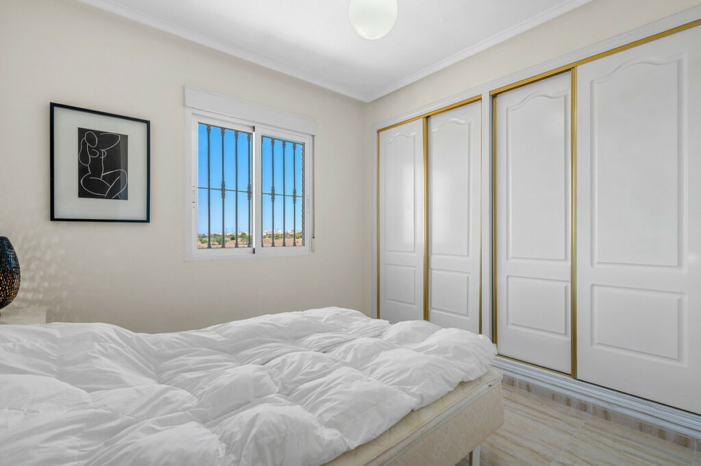 Penthouse Villamartin Alicante - image 11