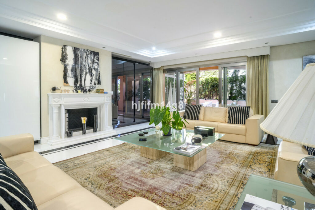 Ground Floor Apartment Puerto Banús Málaga - image 11