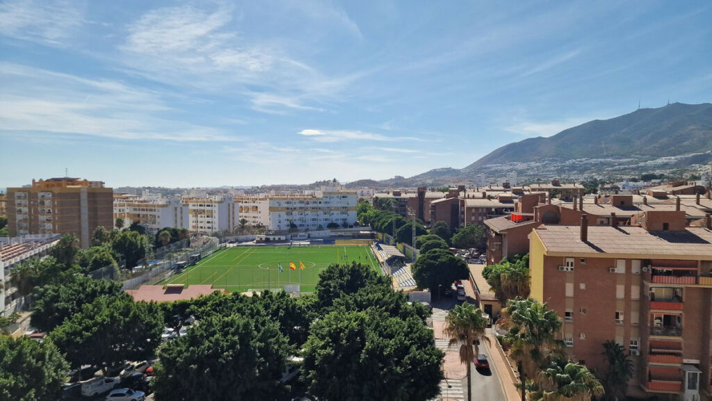 Middle Floor Apartment Benalmadena Málaga - image 11