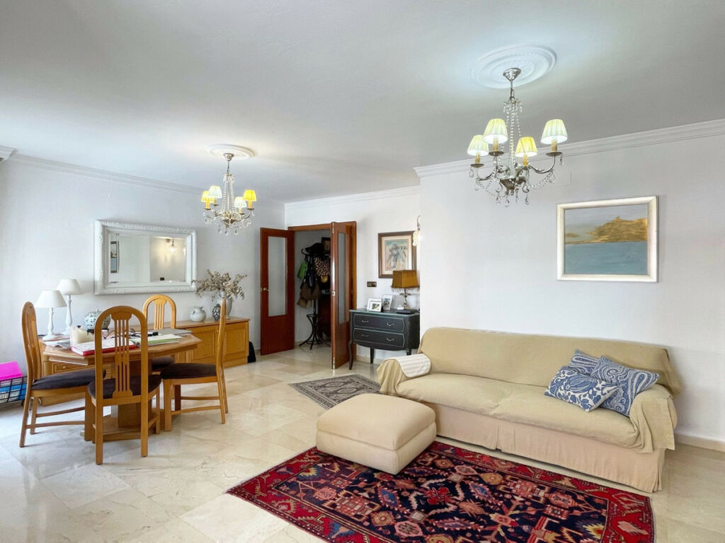 Middle Floor Apartment Los Boliches Málaga - image 11
