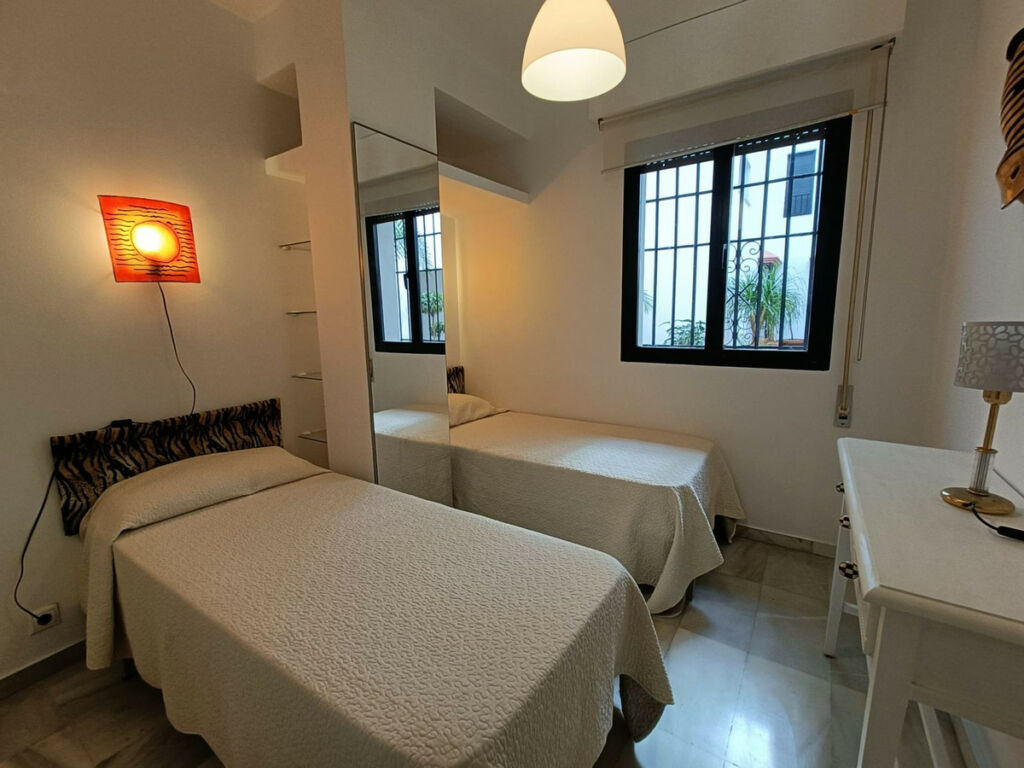 Ground Floor Apartment Puerto Banús Málaga - image 11