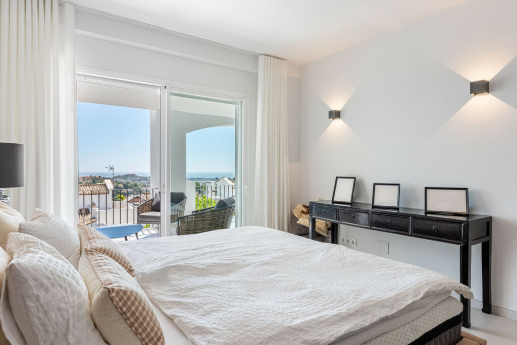 Middle Floor Apartment La Quinta Málaga - image 11