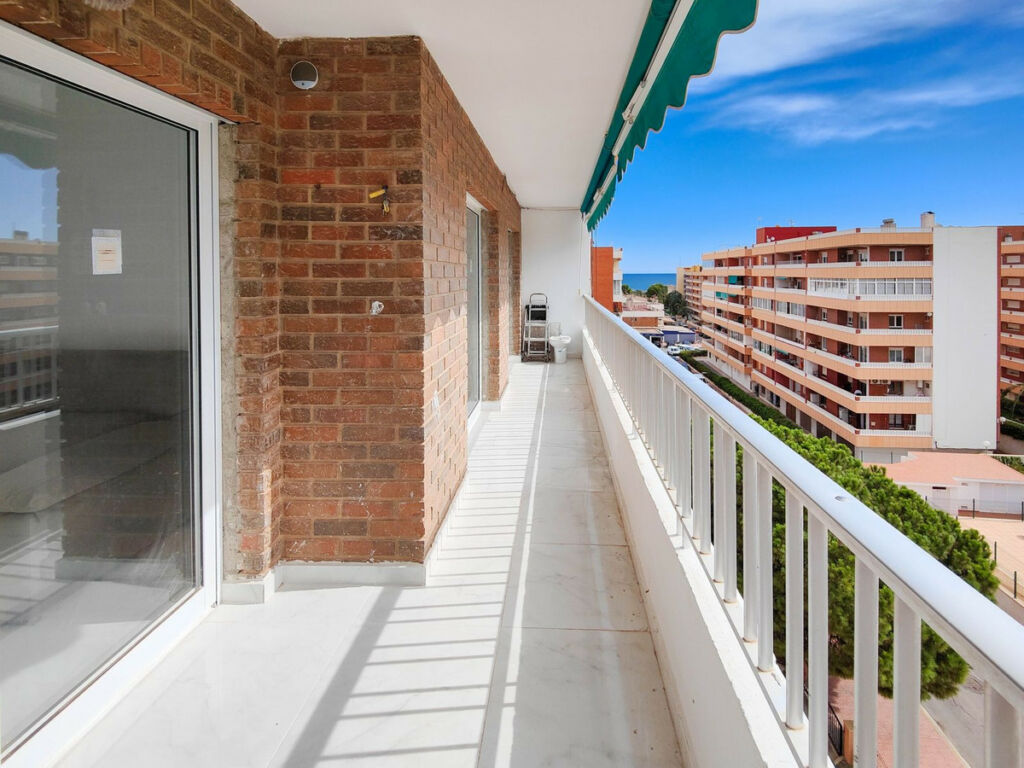 Middle Floor Apartment Punta Prima Alicante - image 11