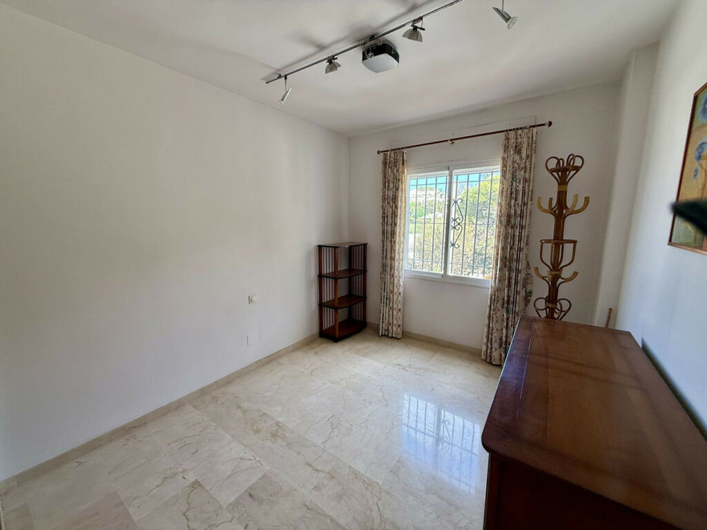Semi-Detached House Elviria Málaga - image 11