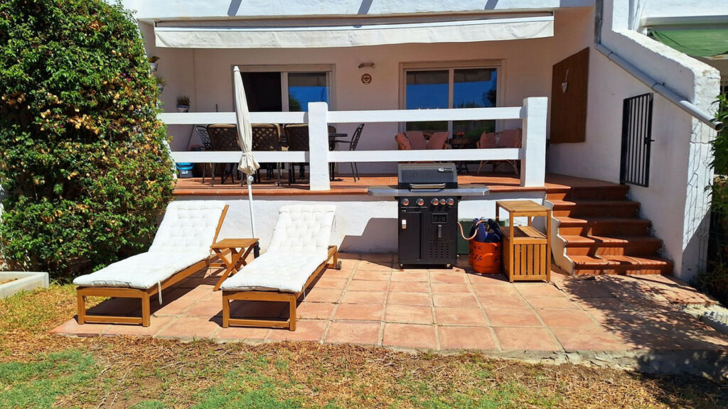 Townhouse La Duquesa Málaga - image 11